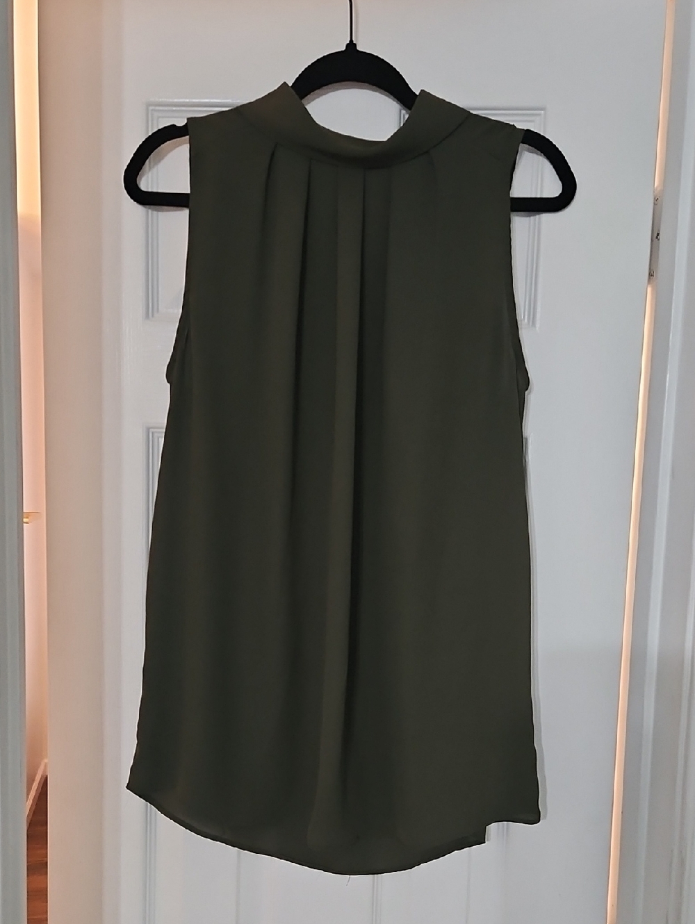 Who What Wear Olive Green Sleeveless Blouse